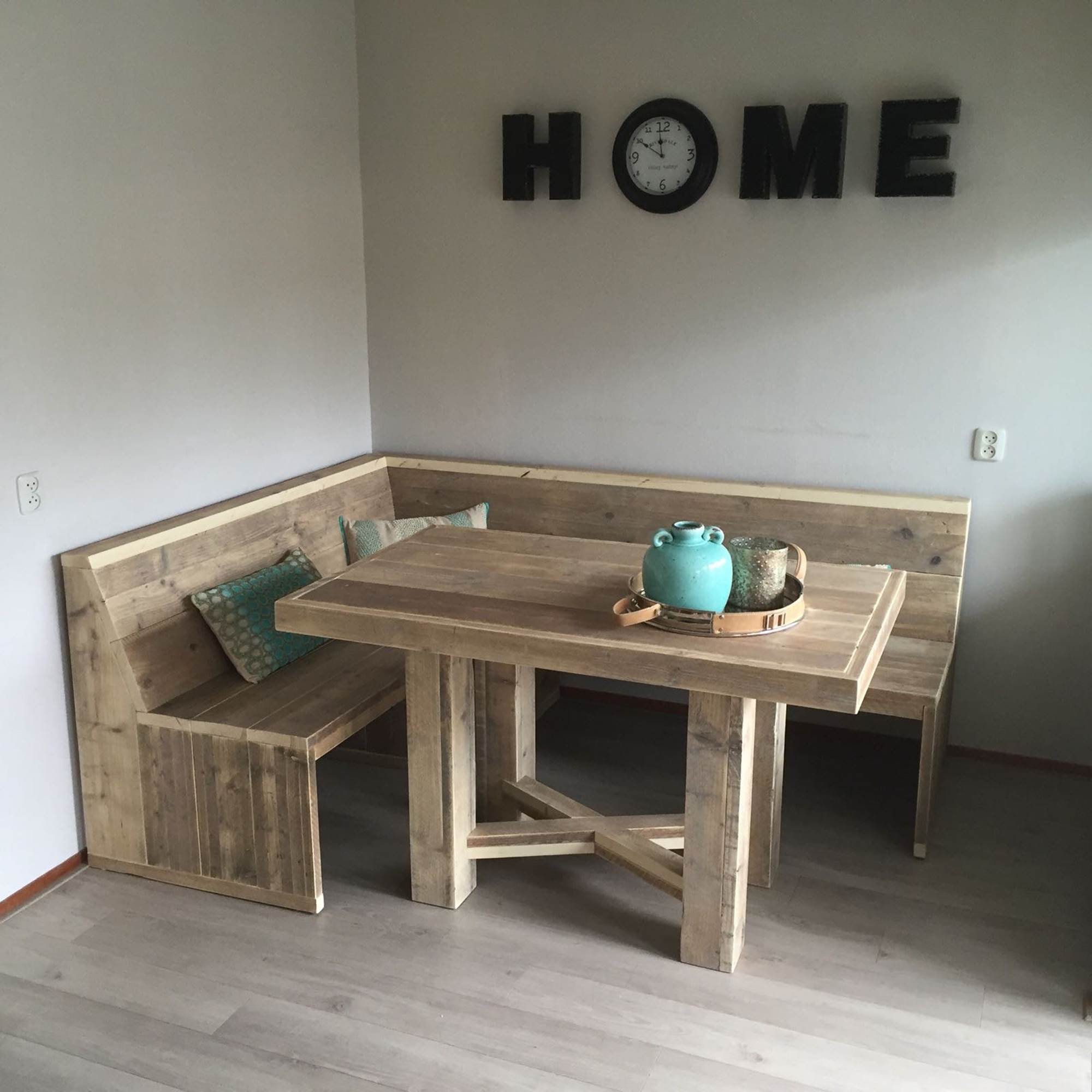 Oostenrijkse eethoek steigerhout – Wonen & Zo