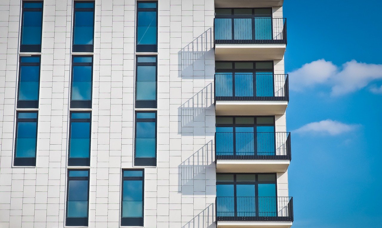 gevels van een flatgebouw